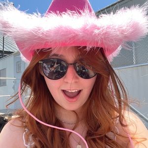 Meet your Posher, Mady